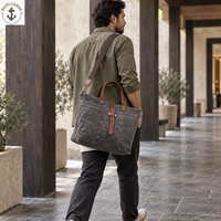Sac fourre-tout en toile cirée lavée avec poignées de transport |   Sac de transport quotidien gris avec bandoulière amovible et fermeture à pression