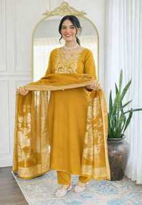 <b>Women</b> Rayon Salwar Kameez Embroidery Work With Dupatta Traditional Indian Pakistani <b>Suit</b> Regular Fit Party Casual Wear - Product Image 4