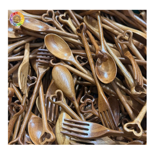 Cuillères à thé en bois avec manche en forme de cœur, design rétro écologique, ustensiles pour mariage et fête, cuillère classique en bois pour la maison et le restaurant - Product Image 1