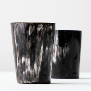 Vaso o Copa de Whisky de Cuerno de Búfalo Natural, Tallado a Mano, Estilo Vintage - Product Image 1