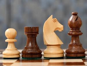 Pions d'échecs classiques Staunton Tournament, 3 rois, pièces en sheesham et en boxwood, au meilleur prix - Product Image 4