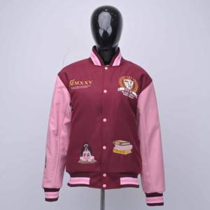 Vestes en cuir PU pour femmes de haute qualité, fabriquées par des fabricants en gros, avec logo personnalisé, broderie sur le devant et le dos. - Product Image 1