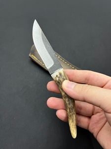 Cuchillo de caza y camping Jexa Jexa-HC-170 con mango de cuerno de ciervo, acero inoxidable 4034, hoja fija de espiga completa grabada y parcialmente serrada. - Product Image 2