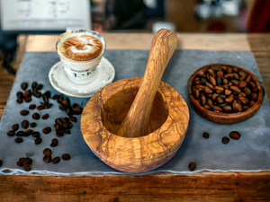 Ensemble mortier et pilon en bois, artisanal, durable, écologique, pour broyer les herbes et les épices, bol en bois de qualité alimentaire, pilon assorti - Product Image 3