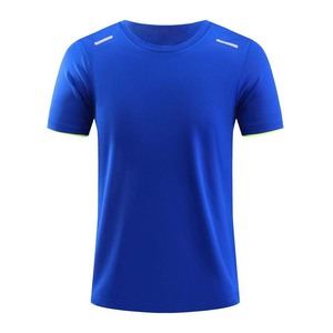 T-shirt de sport respirant et à séchage rapide pour hommes, idéal pour l'entraînement et le fitness, avec logo personnalisé, pour hommes actifs, vente en gros - Product Image 3