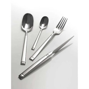 Les couverts en acier inoxydable exquis s'accordent exceptionnellement bien avec la vaisselle et les accessoires de service pour un look harmonieux. - Product Image 6