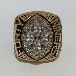 Bague de championnat moderne en laiton sur mesure |   Bague d'équipe sportive personnalisée |   Options Or et Argent - Product Image 1