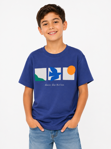 T-shirt pour garçons bleu à imprimé graphique, décontracté, en coton, à manches courtes, élégant, imprimé, pour enfants, confortable, à porter au quotidien, doux - Product Image 1
