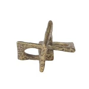 Escultura Metálica de Sobremesa en Acabado Dorado, Escultura Metálica para Decoración de Mesa de Oficina en el Hogar, Precio al por Mayor - Product Image 1