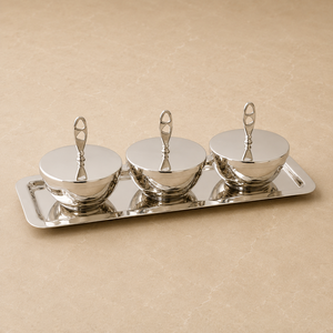 Ensemble de service moderne en acier inoxydable à trois compartiments avec couvercles, organisateur de condiments haut de gamme - Product Image 1