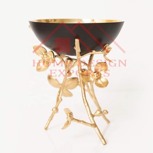 Bol de luxe sur piédestal en or avec socle en forme de feuille décor de table basse pour la maison décor d'hôtels et de restaurants meilleur vendeur - Product Image 3