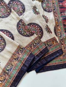 Sari de Seda Dola Suave de Diseño con Estampado Digital, Bordado Completo con Espejos y Tejido Jacquard - Product Image 4