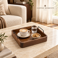 Plateau de service carré moderne en bois |   Poignées en métal brun bois chaud, bords surélevés, multifonctionnelles pour café, thé, collations, repas