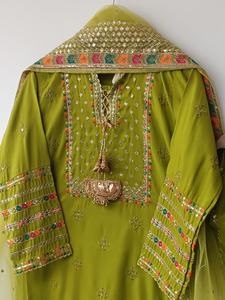 Colección Eid elegante y hermosa de 3 piezas: camisa, shalwar y dupatta de tela, ropa tradicional para Eid. - Product Image 4