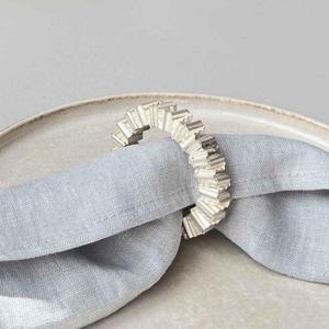 Anillos para Servilletas Plateados, Aptos para Contacto con Alimentos, Juego de 4, Diseños Personalizables, Porta Servilletas Reutilizables para Decoración de Eventos y Fiestas - Product Image 5