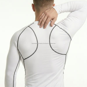 Fabricant de maillots de compression à manches longues pour MMA, BJJ et gym, avec logo de marque personnalisé, coutures plates contrastées, marque privée. - Product Image 3