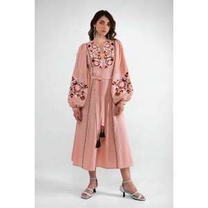 Robe midi en coton rose brodée style bohème pour femme, col en V, manches bouffantes, ceinture à nouer avec pompons, robe ethnique - Product Image 1
