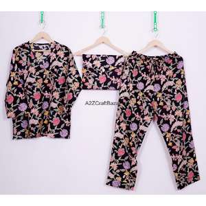 Ensemble pyjama de nuit pour femmes, fait main, hiver, imprimé floral de luxe, 100% coton respirant, col en V, cadeau pour demoiselle d'honneur - Product Image 1