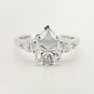 Anillo de Compromiso con Diamante Cultivado en Laboratorio de Corte Pera de 4 Quilates, VVS D, Certificado IGI, Plata de Ley 925, Chapado en Oro de 14k, Anillo de Bodas para Mujer - Product Image 3