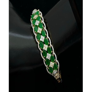 Bracelet à breloques tendance en zircon plaqué or de qualité supérieure, étincelant, ouvrable, pour femmes et jeunes filles, idéal pour les soirées - Product Image 1