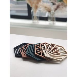 Sous-verres hexagonaux en silicone lavables, résistants à la chaleur, antidérapants, créatifs, géométriques, pour le bureau et le café - Product Image 1