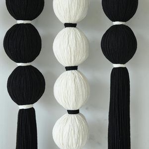 Boho macrame แขวนผนังที่มีรายละเอียดลูกปมที่ซับซ้อนและพู่ยาว - Product Image 3