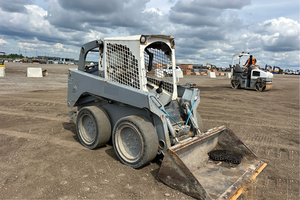 Cargadora Compacta 318D con Cabina Cerrada, Máquina de Construcción de Alto Rendimiento - Product Image 5