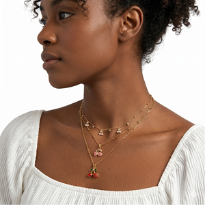 Collier tendance en acier inoxydable avec pendentif cerise rouge en zircon, plaqué or 18 carats, étanche, anti-ternissement, motif fruit d'été mignon pour femme - Product Image 1