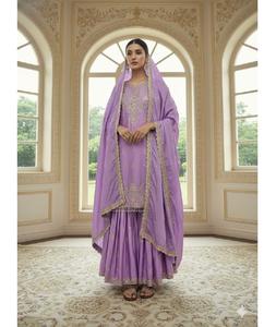 Traje Tradicional Indio Pur Chinon con Bordado de Lentejuelas, Salwar Kameez con Mangas Largas y Moti Latkan Decorativo (Sin Latkan) - Product Image 1