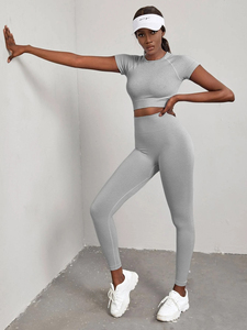 Custom Women Yoga Set 2 Piece Gym Workout Outfit Fitness Activewear Quick Dry Sportswear Half Sleeve Women Yoga set - Product Image 2