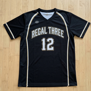 Maillot de volley-ball Regal Three à col en V, manches courtes, sublimé, 100 % polyester, hauts de maillot de football respirants et anti-humidité - Product Image 1