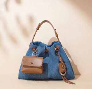 Classic Leather Crossbody <b>Sling</b> <b>Bag</b> - Product Image 3