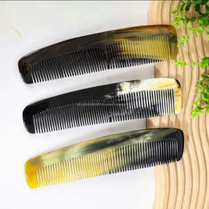 Authentique Peigne en corne de couleur boeuf naturel 100% fabriqué à la main par Tayyab Handicraft - Product Image 2