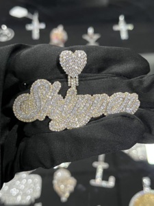 Pendentif personnalisé en or plaqué 14 carats, argent sterling 925, moissanite, cœur glacé, bijoux de fête hip-hop - Product Image 1