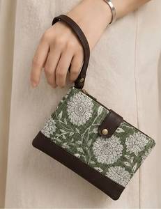 Custom Luxury Handwoven Straw <b>Bag</b> Sunflower Daisy <b>Raffia</b> Beach <b>Bag</b> Half Moon Crossbody <b>Shoulder</b> Strap Women Handbag Summer Gift - Product Image 3