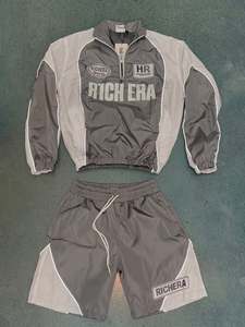 Conjunto Deportivo Corto Reflectante de Color Sólido con Logotipo Personalizado Bordado en Spandex, Chaqueta Cortavientos, Estilo Retro Hip Hop para Hombre, Ropa de Verano - Product Image 2