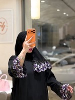 Abaya noire de luxe brodée avec des manches à fleurs et des perles, col haut, manches longues, style Dubaï, robe pour femmes