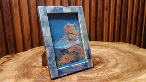 Cadre photo de table vertical carré personnalisé FAIZA CRAFT en MDF bleu et blanc avec incrustation de os et motif en mosaïque, imprimé UV, étanche - Product Image 5