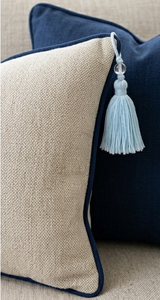 Frange décorative en rayonne bleu clair avec pompons pour accessoires de sac et de pochette - Product Image 5