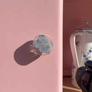 Pomo de Gabinete Hecho a Mano con Resina Botánica de Flor de Hortensia Azul, Ecológico, para Cajón, Regalo para Casa Nueva - Product Image 2