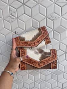 Cartera de Diseño Único 2026, Hecha a Mano con Grabado, Elegante Cartera de Cuero Vacuno, Multiusos, Estilo Vintage, Bolso de Noche - Product Image 1