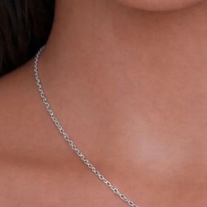 Collar con colgante de letra AKA plateado para mujer, elegante joyería de moda inspirada para uso diario, accesorio de regalo con dije. - Product Image 3