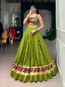 Traje de Baile Indio Garba, Lehenga Choli de Algodón con Bordado Pesado y Espejos, Vestido Navratri Dandiya, Proveedor al por Mayor - Product Image 3