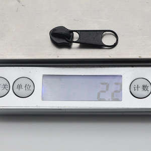 OEM 2026 Venta al por mayor Personalizado Deslizador de aleación de zinc sin bloqueo, Tiradores de cremallera de nailon rectangulares largos para bolsos - Product Image 6