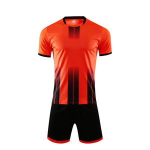 Vente en gros Uniforme de football Uniformes de football universitaire Maillot de football Technologie d'évacuation de l'humidité à séchage rapide Uniforme de football Vêtements de sport - Product Image 1
