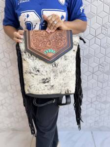 Mochila de piel de vaca con flecos Mochila de estilo occidental elegante Mochilas escolares Unisex Tallado a mano Producto a granel al por mayor - Product Image 5