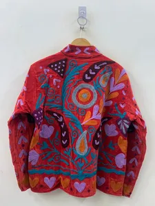 Chaqueta Bomber Unisex Hecha a Mano de Terciopelo Rojo y Algodón con Bordado, Estilo Vintage Boho, Arte Folclórico Suzani, Diseño Floral Étnico con Hilo - Product Image 2