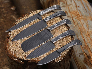 Couteaux de chef ambidextres faits main sur mesure, nouveau design, acier J2, revêtement en poudre, lame droite martelée, ensemble de 5 couteaux - Product Image 3