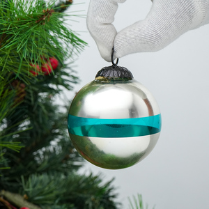 Adorno Navideño de Cristal Plateado al por Mayor con Rayas Verdes, Bola Redonda Vintage para Colgar en el Árbol de Navidad y Adornos para Árboles - Product Image 2