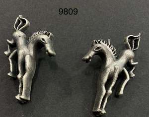 Vente en gros de boucles d'oreilles OM Fashion Studio classiques légères et populaires longues pendantes en argent plaqué oxydé pour la tradition nationale - Product Image 3